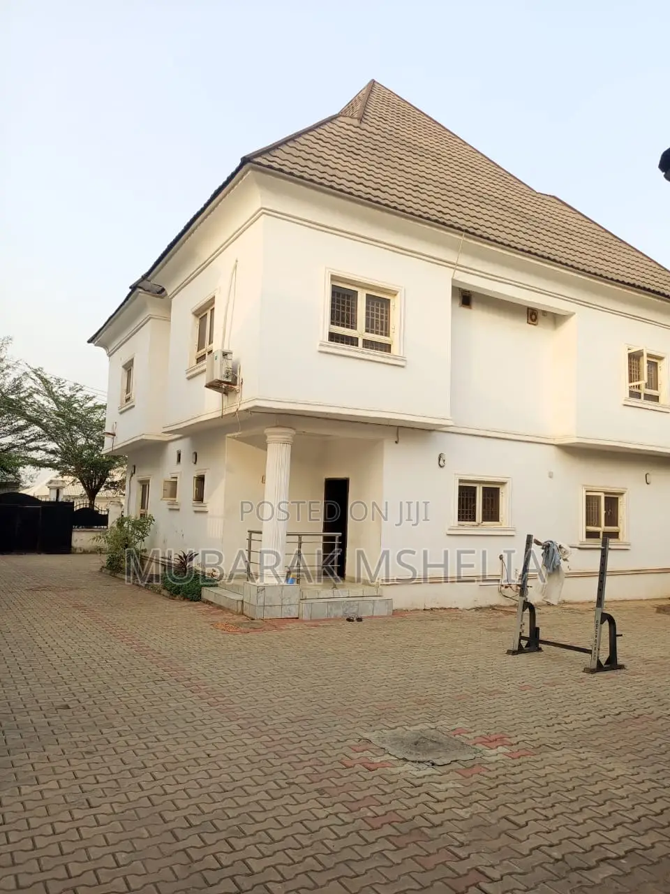 4bdrm Duplex in Gwarinpa for sale