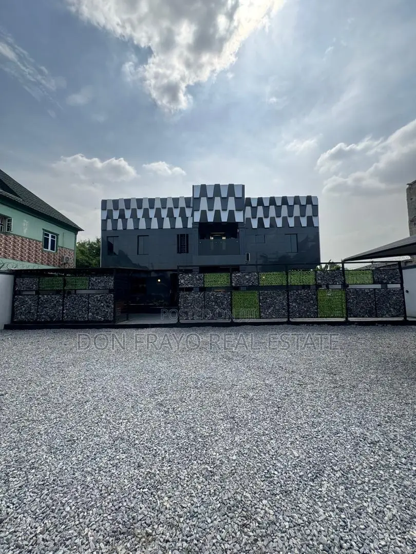 Luxury Studio Room Service Apartment at Adeyi Avenue Old Bodija Ibadan