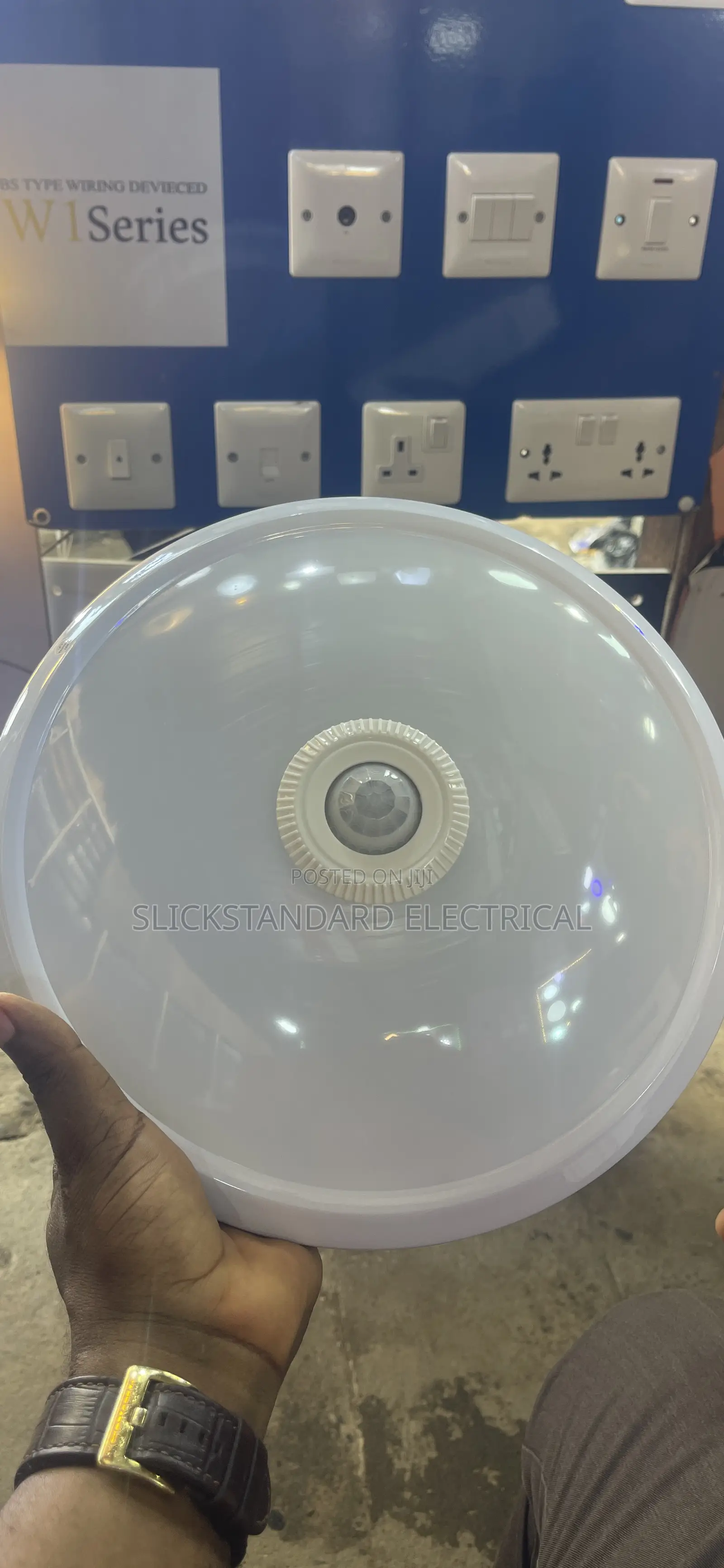 Celling Fittings Rechargeable With Motion Sensor