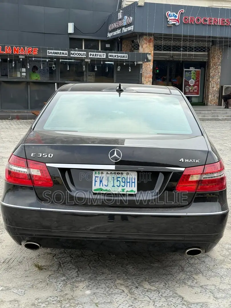 Mercedes-Benz E350 Base 4Matic Sedan AWD (3.5L 6cyl 7A) 2011 Black