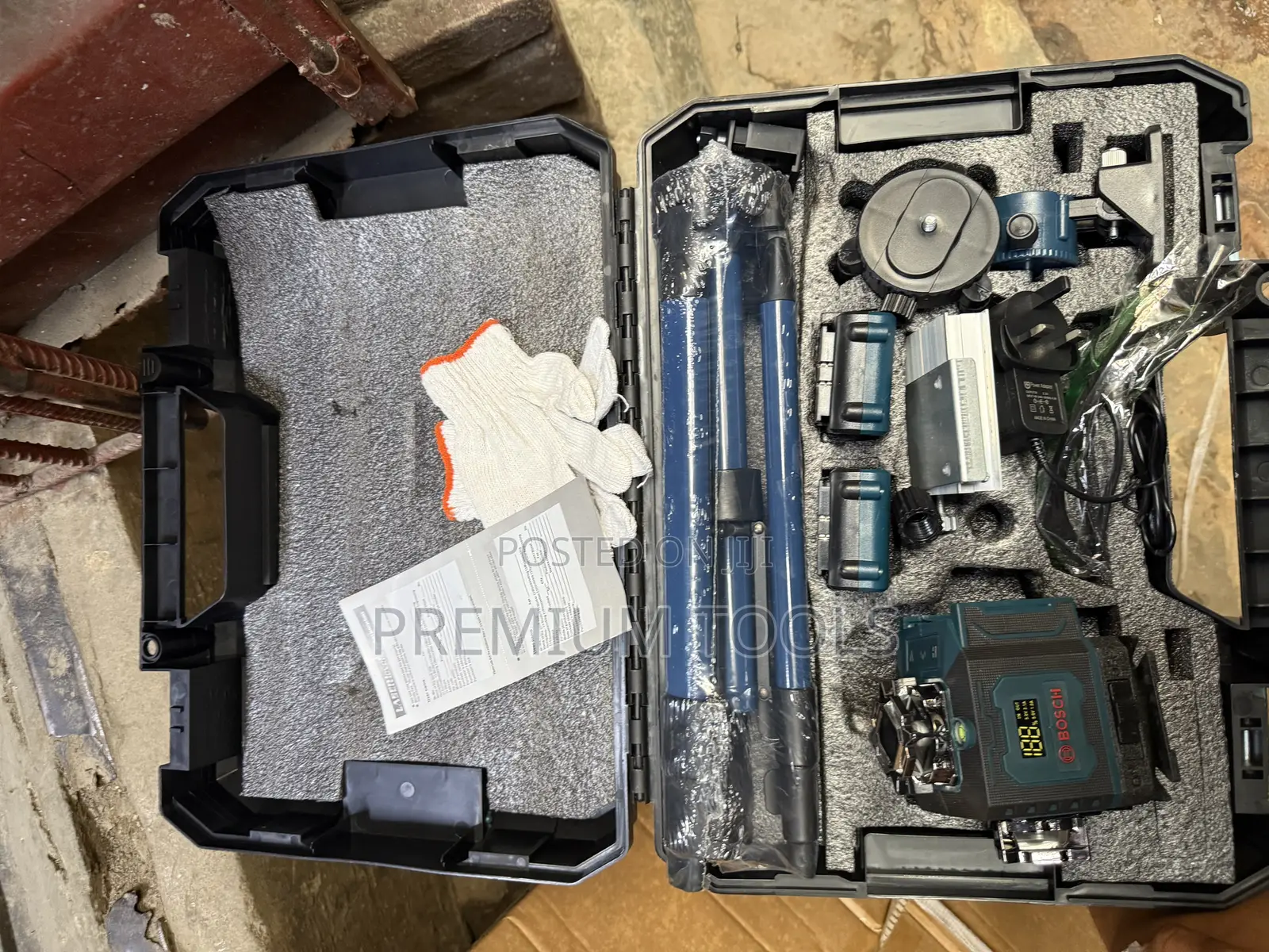 Generic 16 Lines Green Laser Level With a Tripod Stand and Accessories