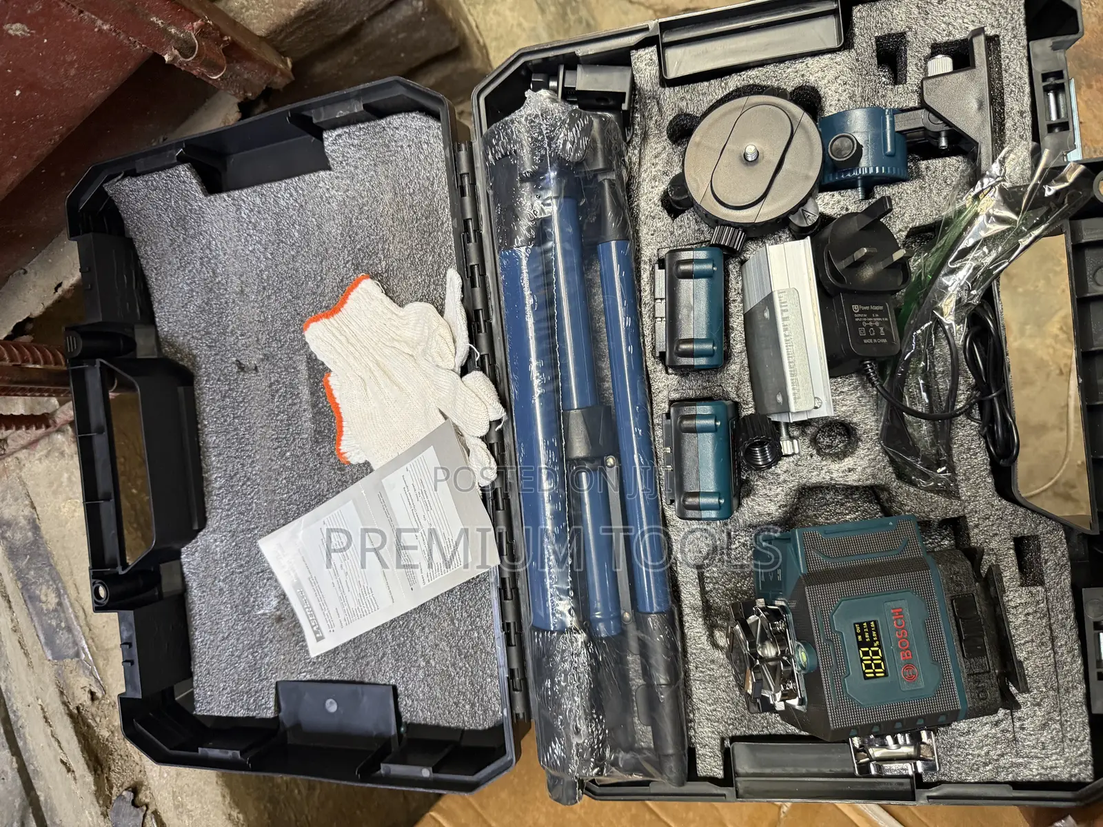 Generic 16 Lines Green Laser Level With a Tripod Stand and Accessories