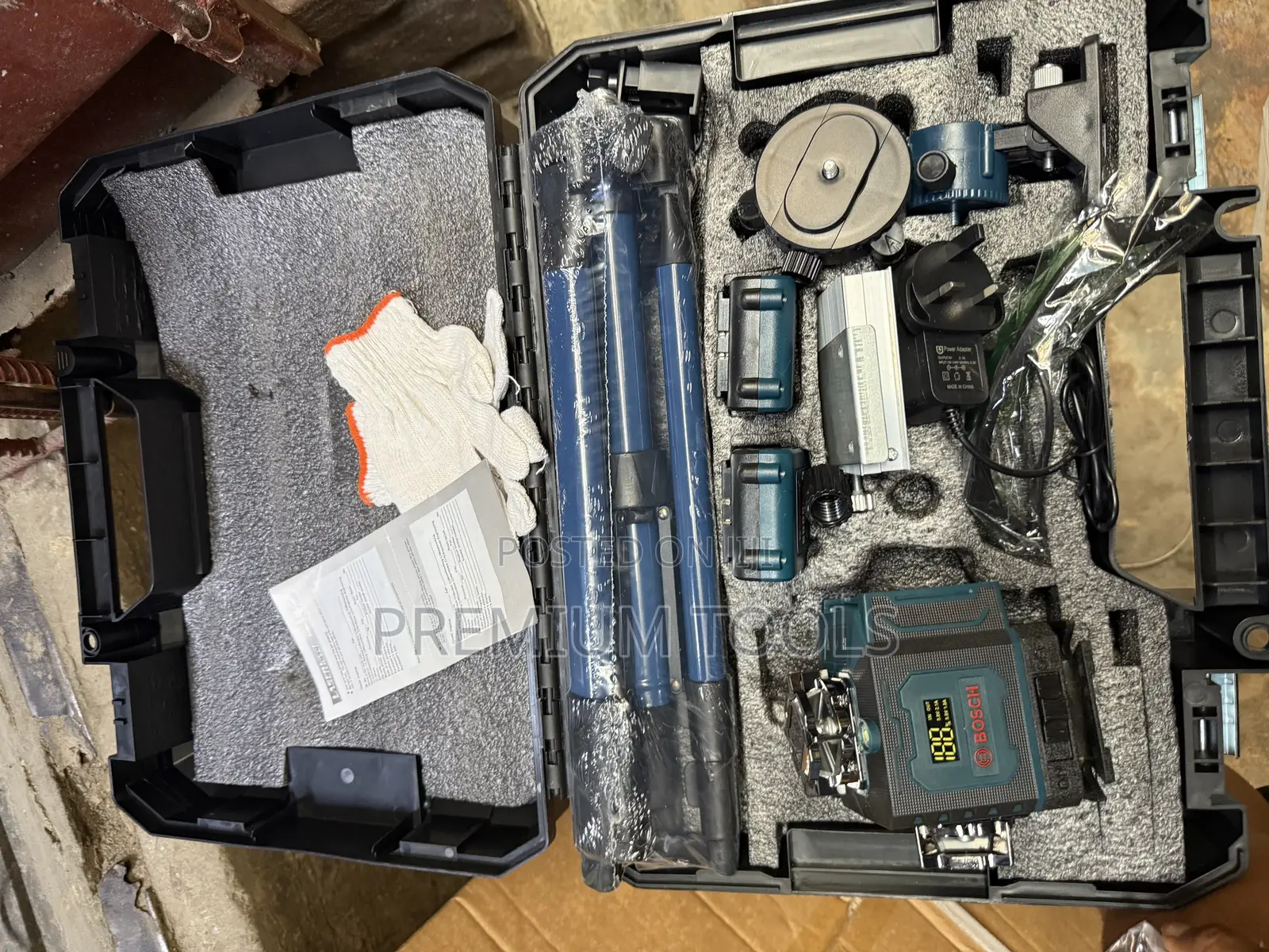 Generic 16 Lines Green Laser Level With a Tripod Stand and Accessories
