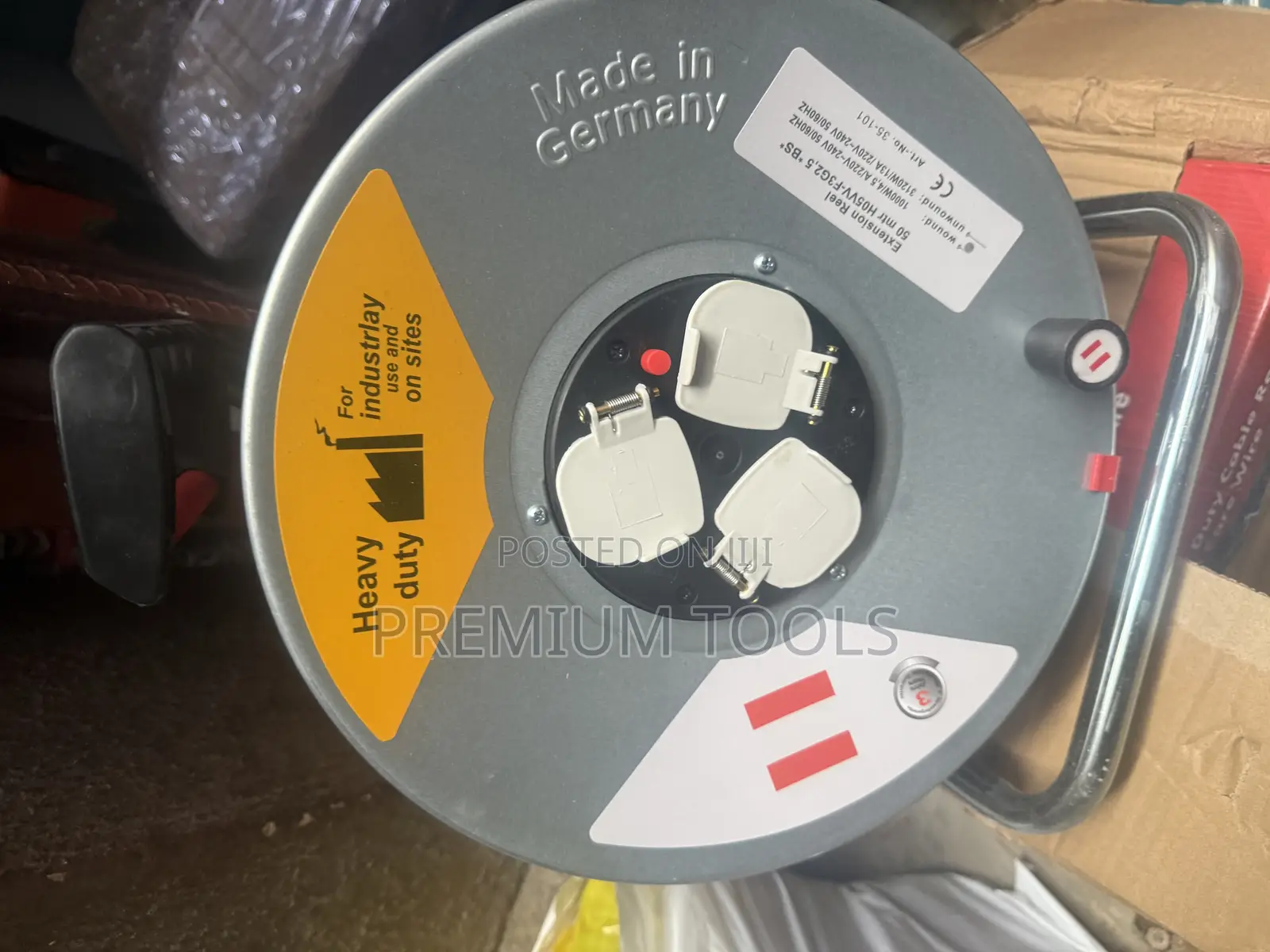 Heavy-Duty Extension Cable Reel 3 Core Wires