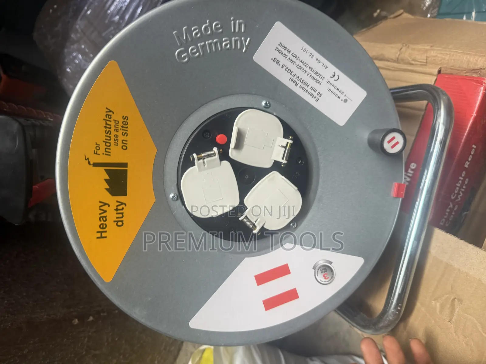 Heavy-Duty Extension Cable Reel 3 Core Wires