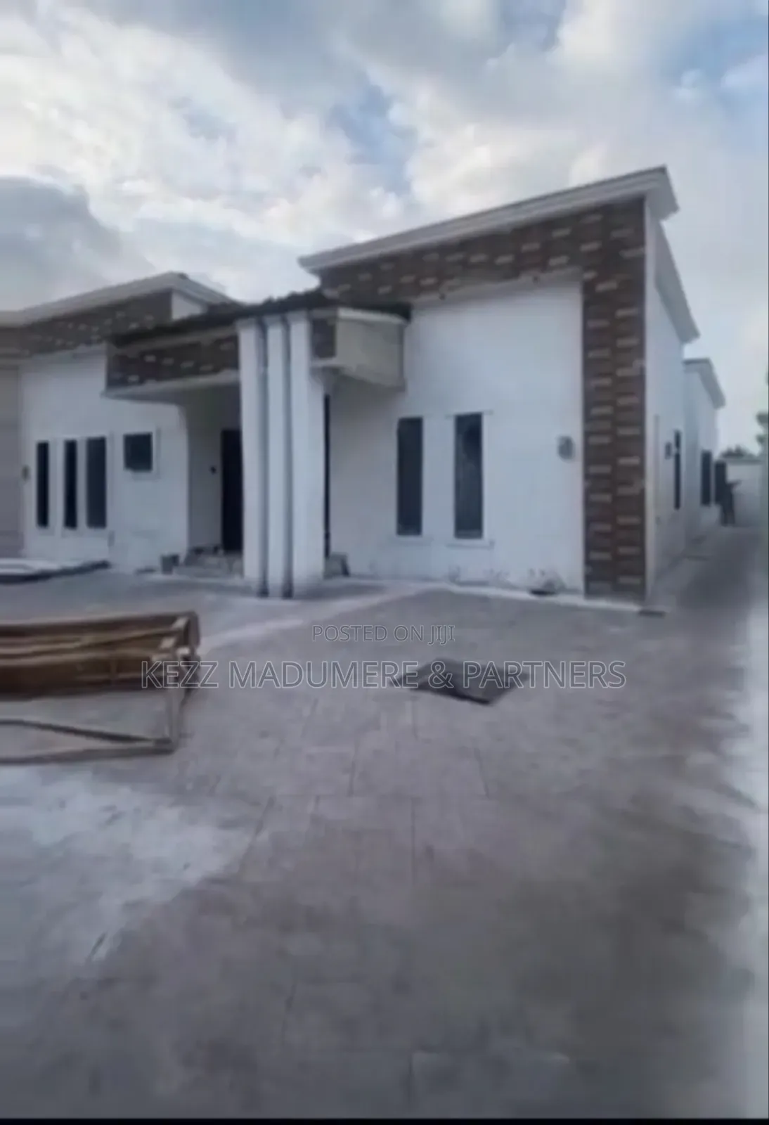 4bdrm Bungalow in Abuloma Road Port for sale
