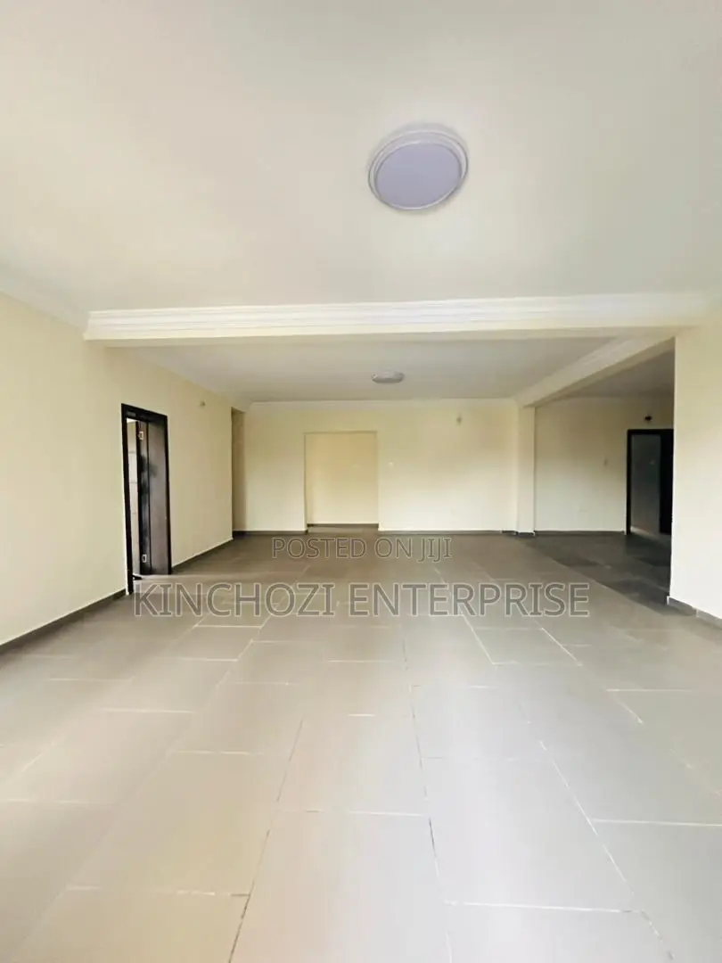 2bdrm Apartment in Lekki Phase 1 for rent