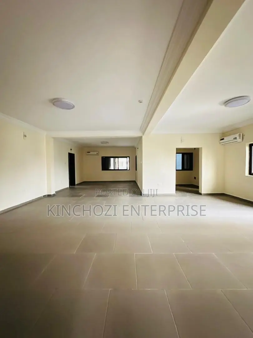 2bdrm Apartment in Lekki Phase 1 for rent