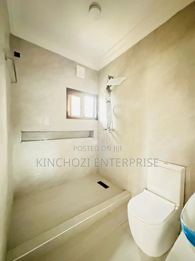 2bdrm Apartment in Lekki Phase 1 for rent