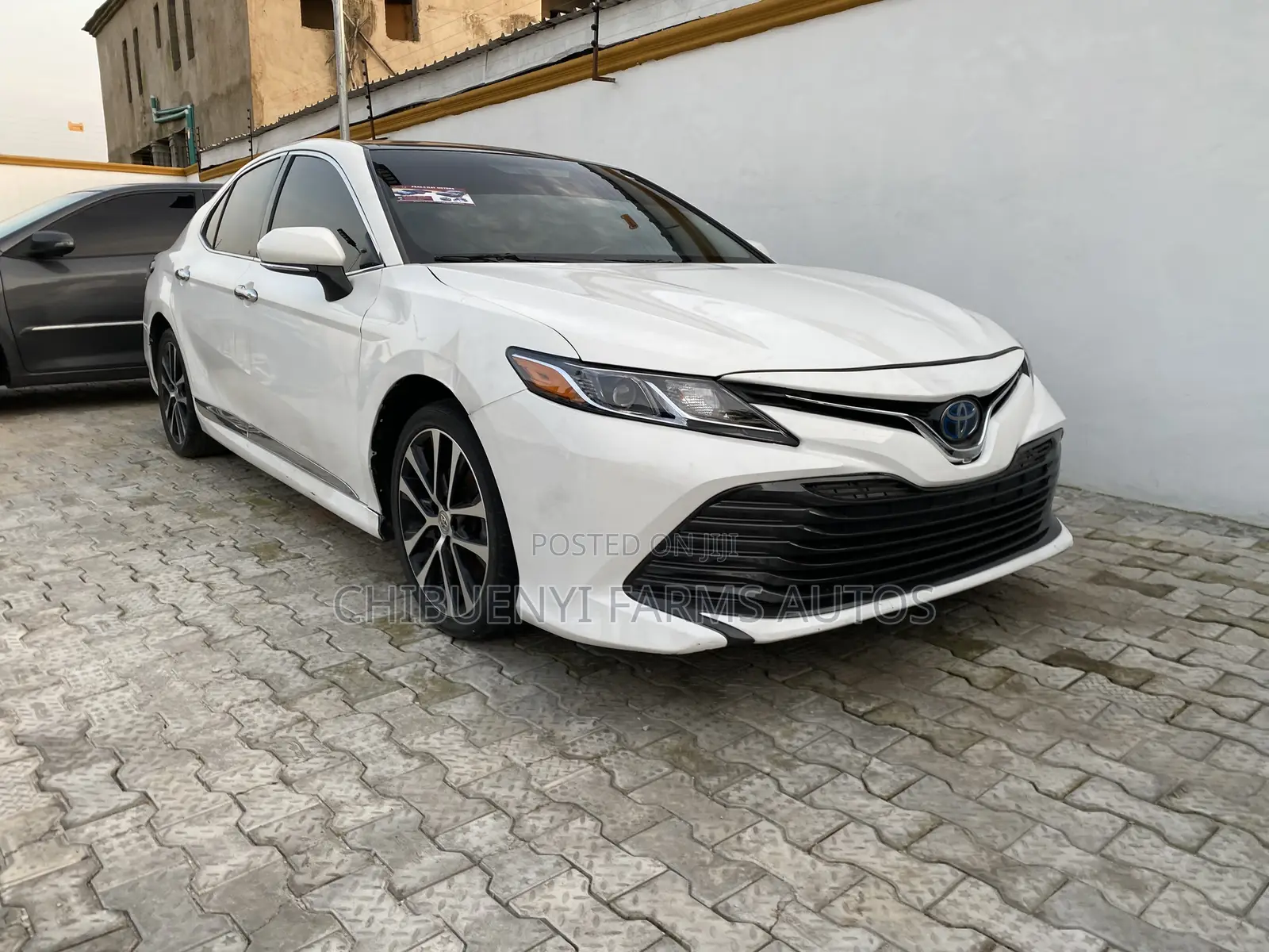 Toyota Camry LE (2.5L 4cyl 8A) 2019 White