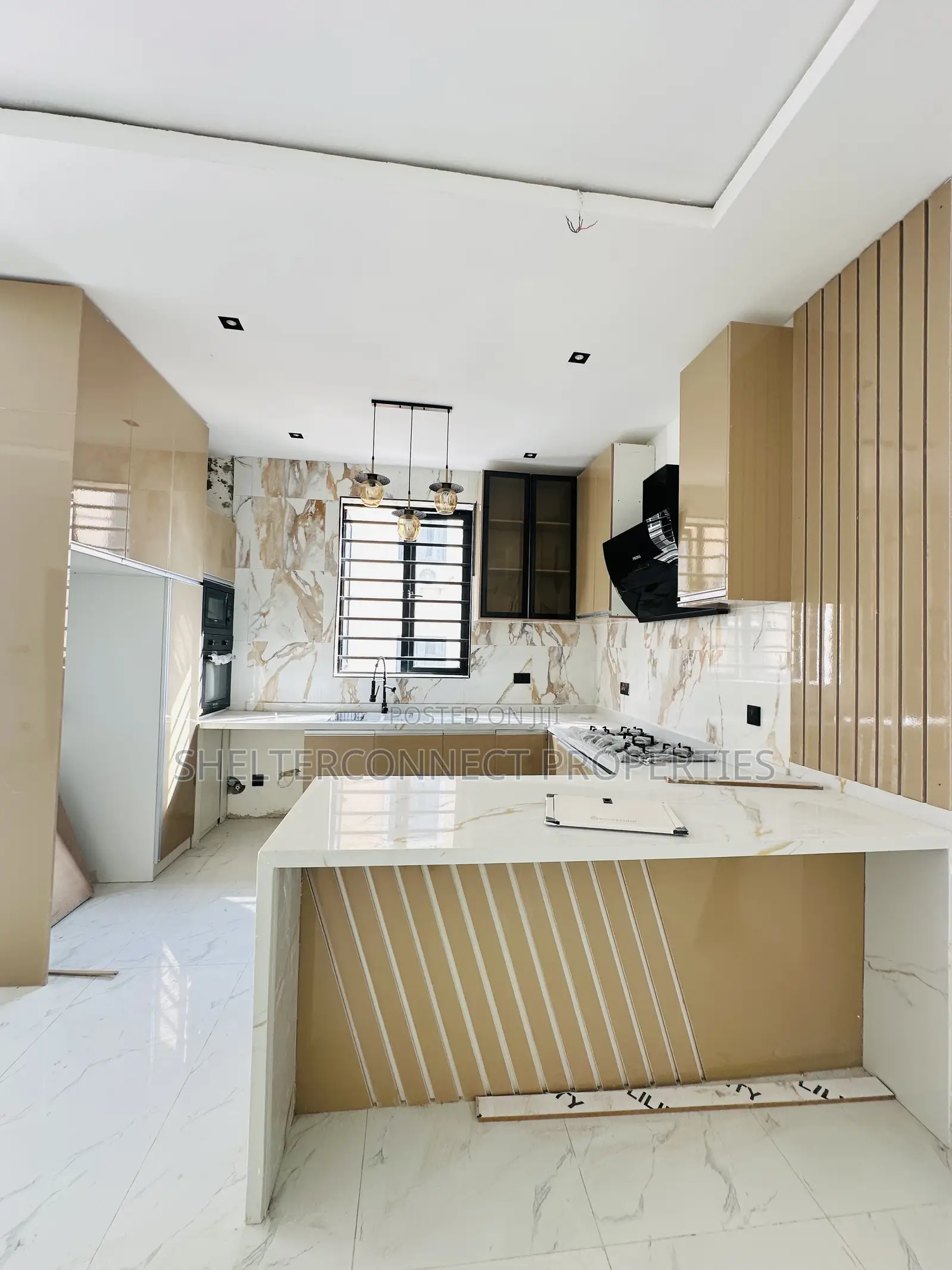 2bdrm Apartment in Lekki Phase 1 for sale