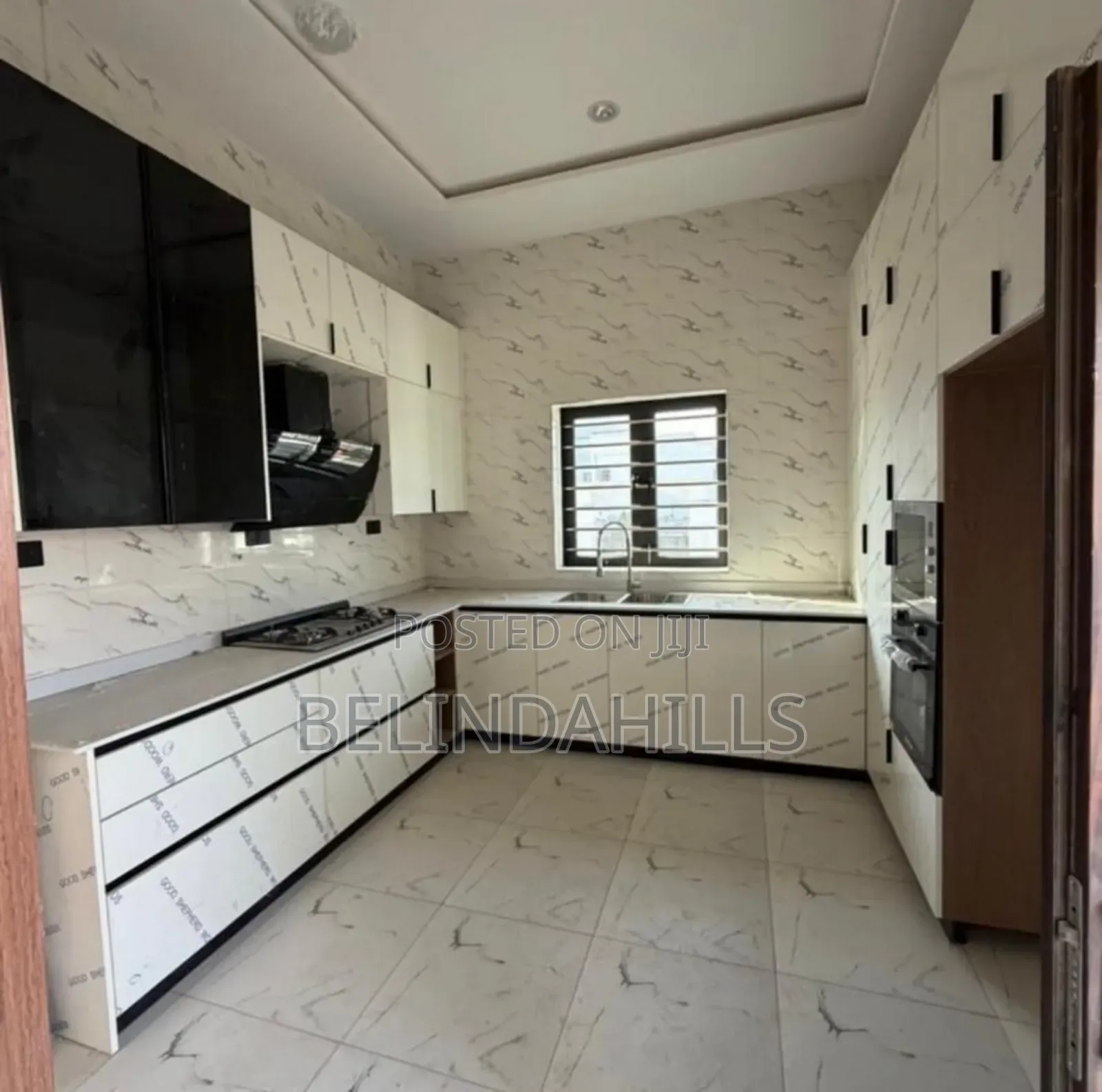 4bdrm Townhouse/Terrace in Guzape District for sale