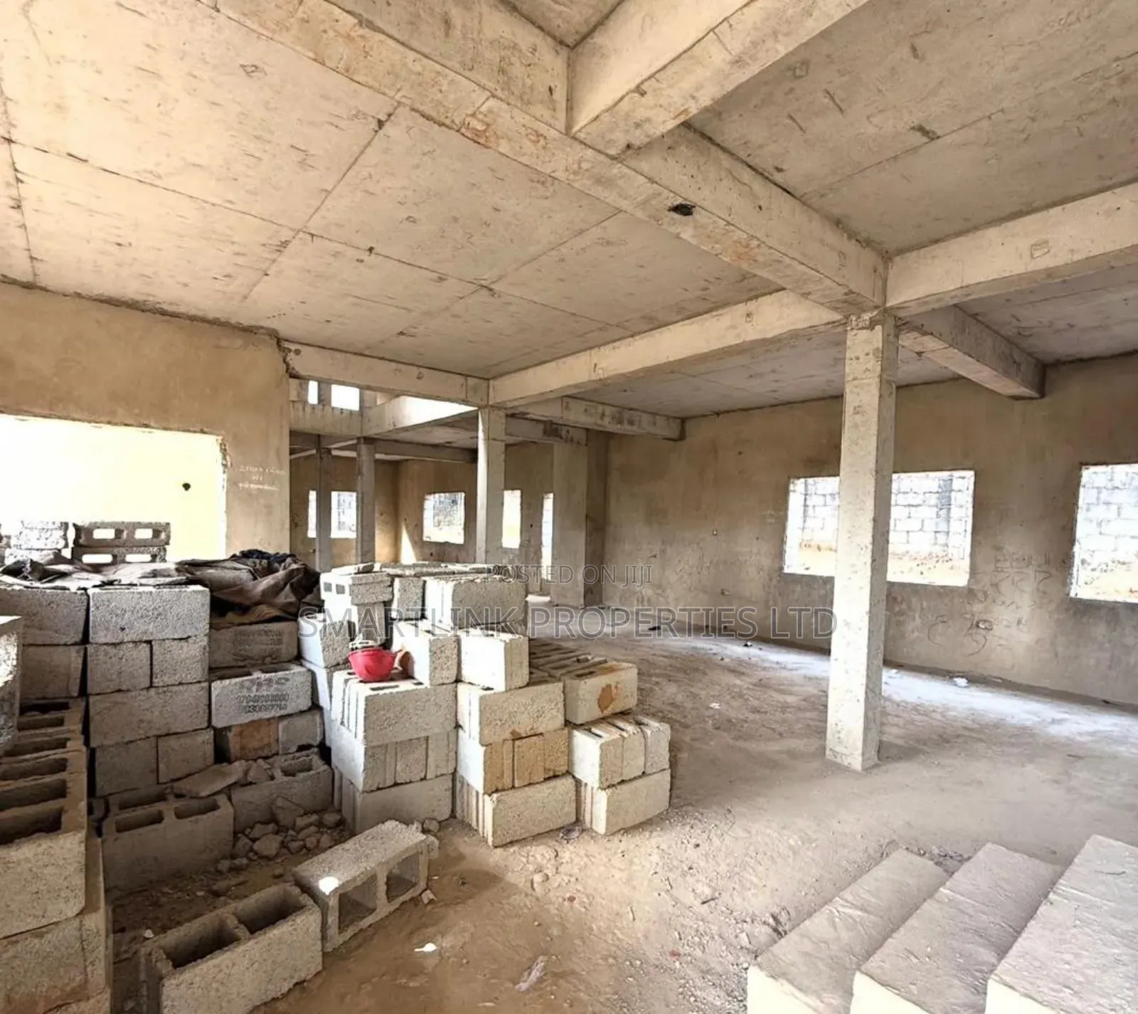 5bdrm Townhouse/Terrace in Jahi for sale