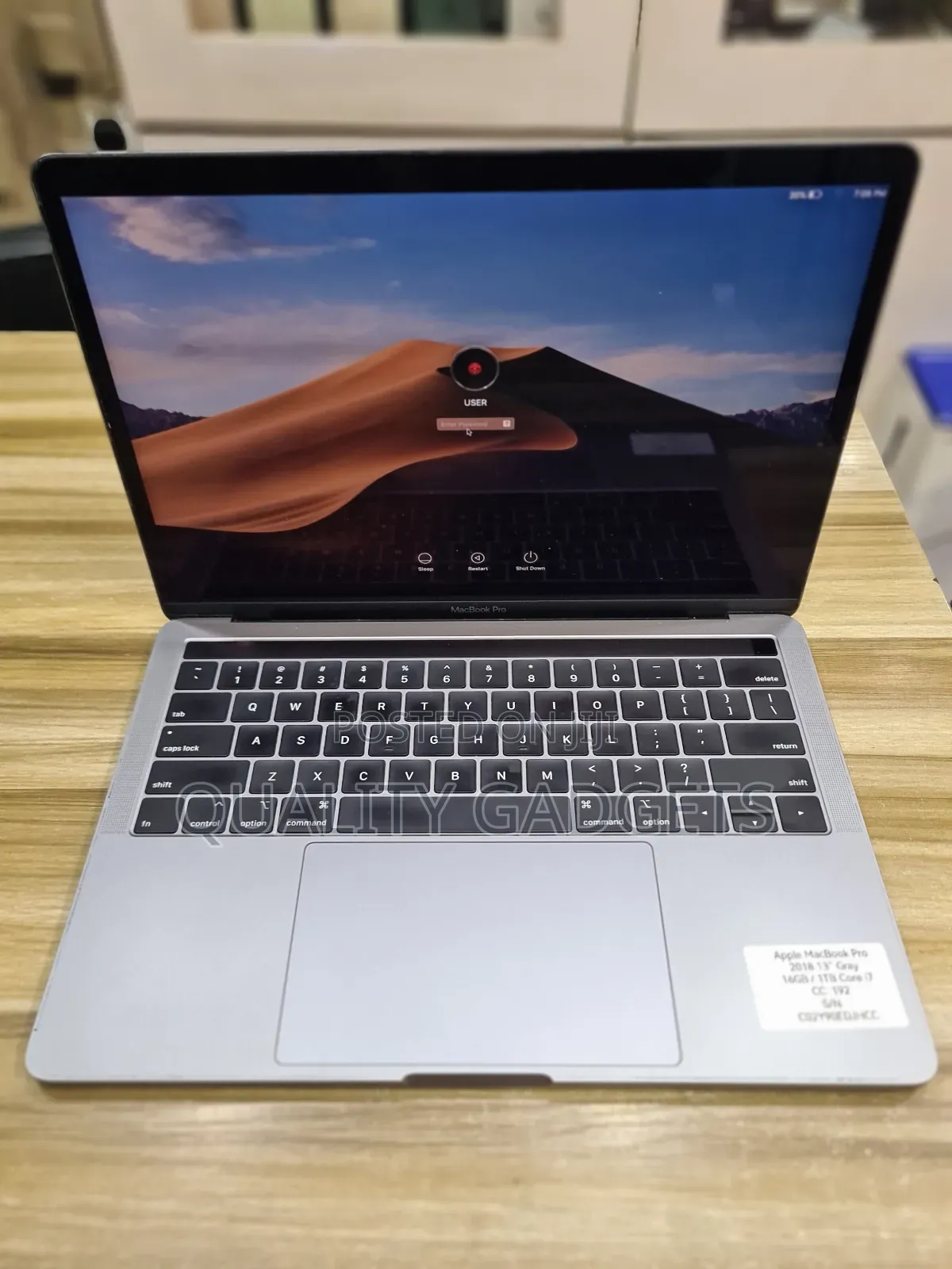 Laptop Apple MacBook Pro 2018 16GB Intel Core I7 SSD 1T