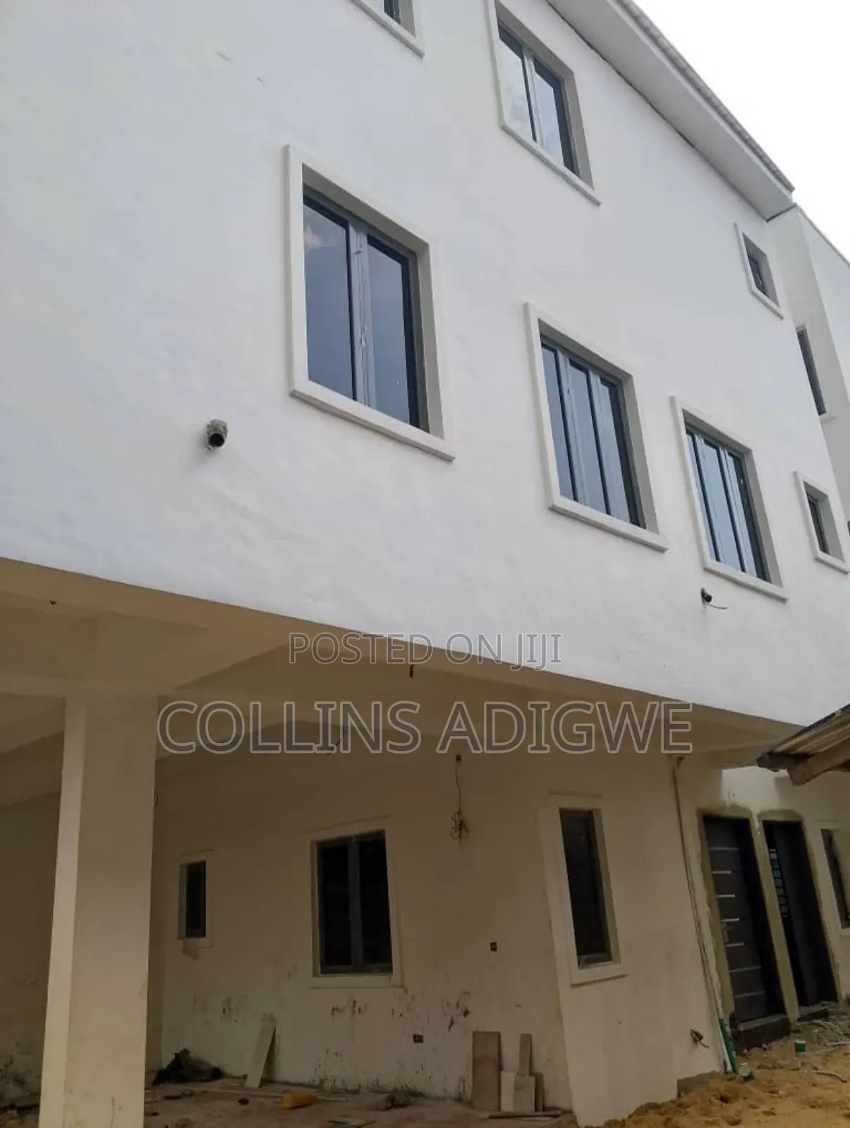 3bdrm Maisonette in Mobile Road Ikota for sale