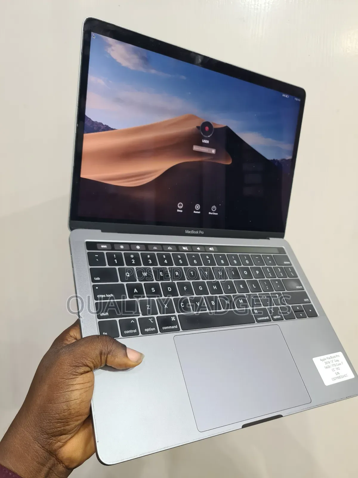 New Laptop Apple MacBook Pro 2018 16GB Intel Core I7 SSD 1T
