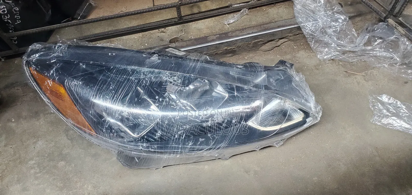 Headlight Ford Escape 2020 Model