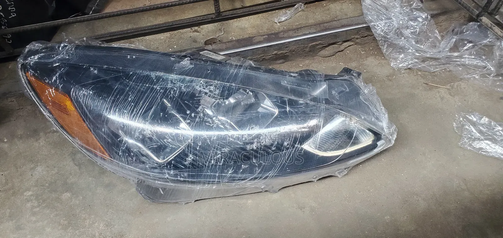 Headlight Ford Escape 2020 Model