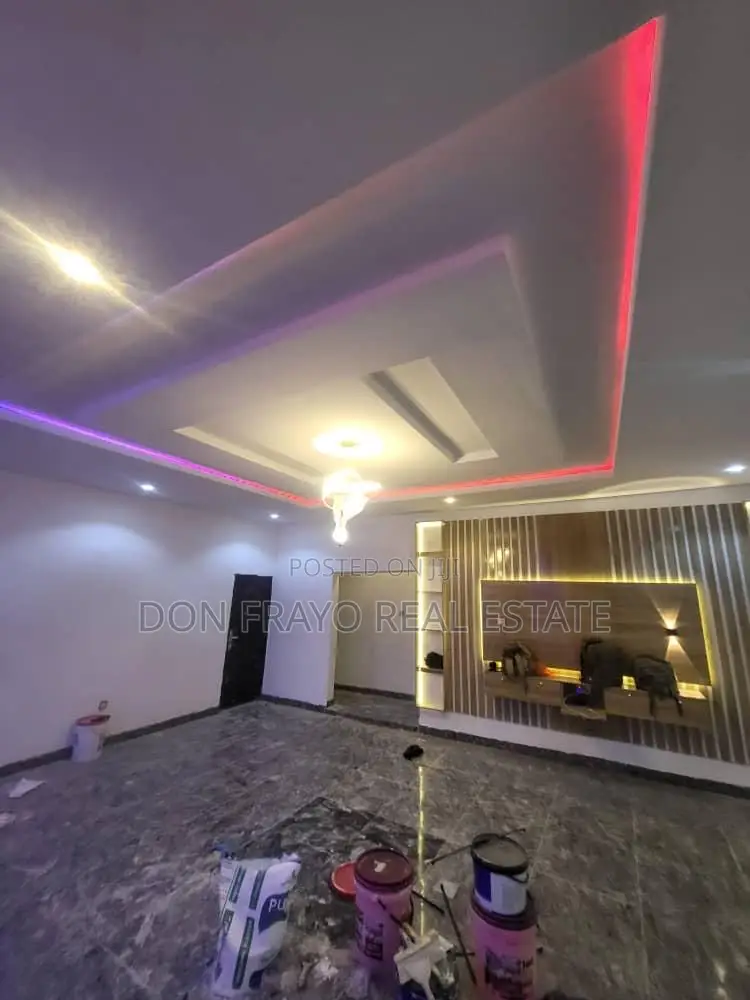3bdrm Bungalow in Elebu Estate, Akala Express for sale