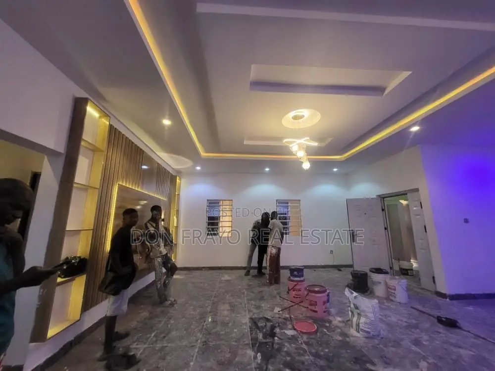 3bdrm Bungalow in Elebu Estate, Akala Express for sale