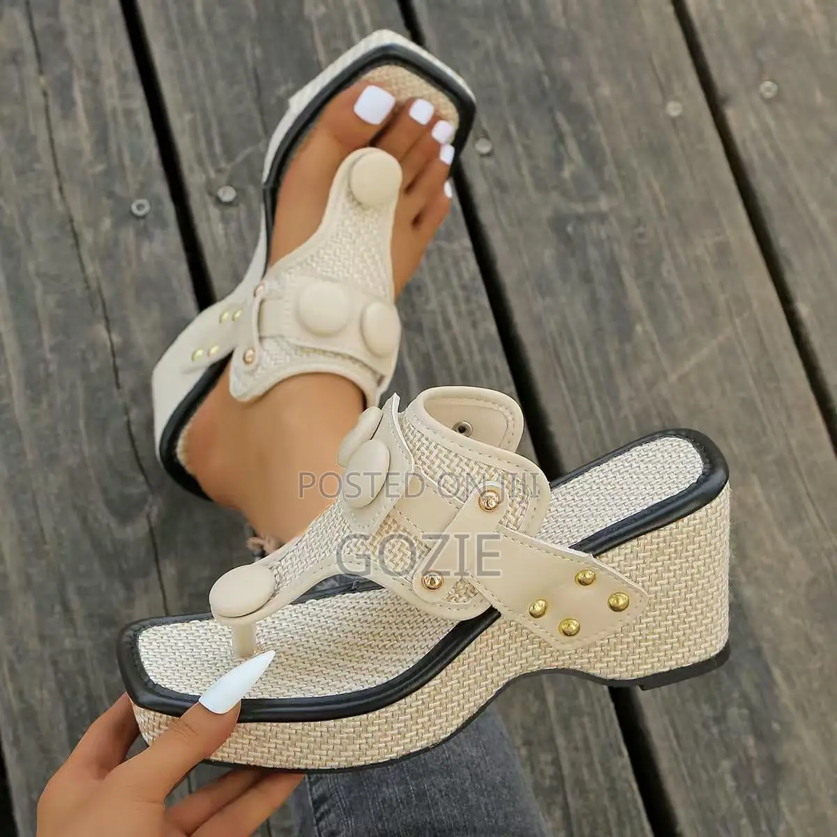 Beautiful Comfortable Platform Wedge Slippers