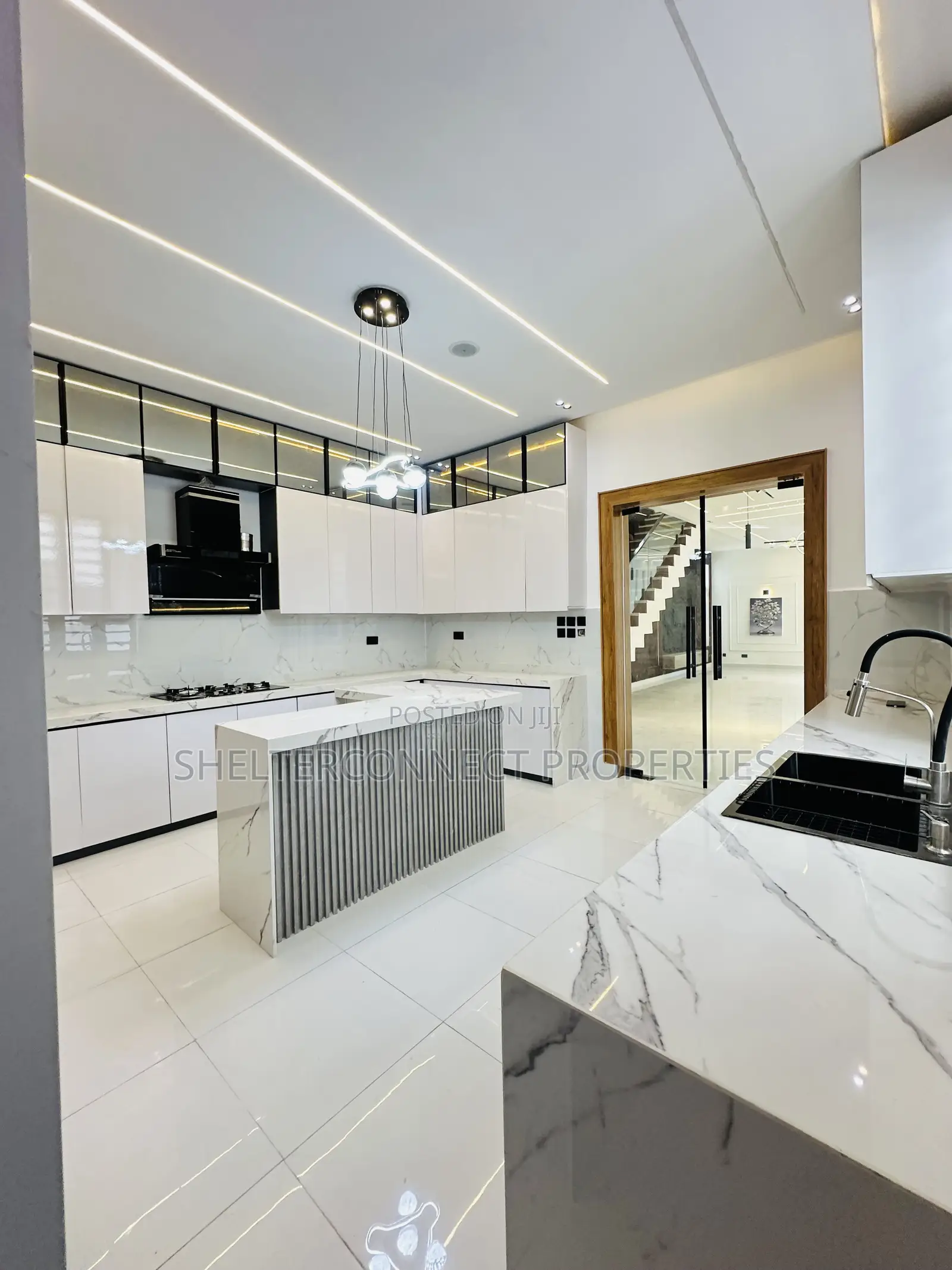 5bdrm Duplex in Lekki for sale
