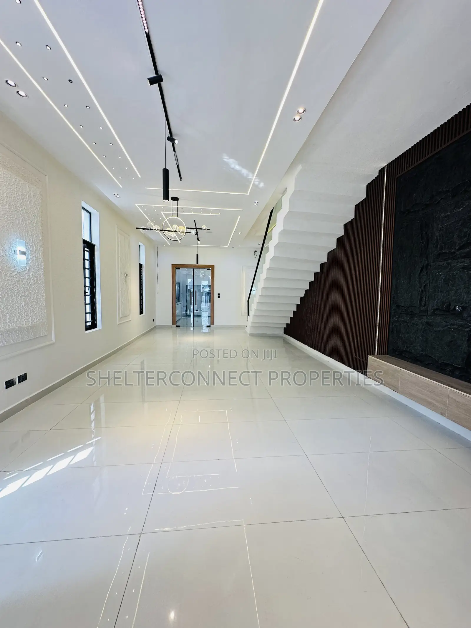5bdrm Duplex in Lekki for sale