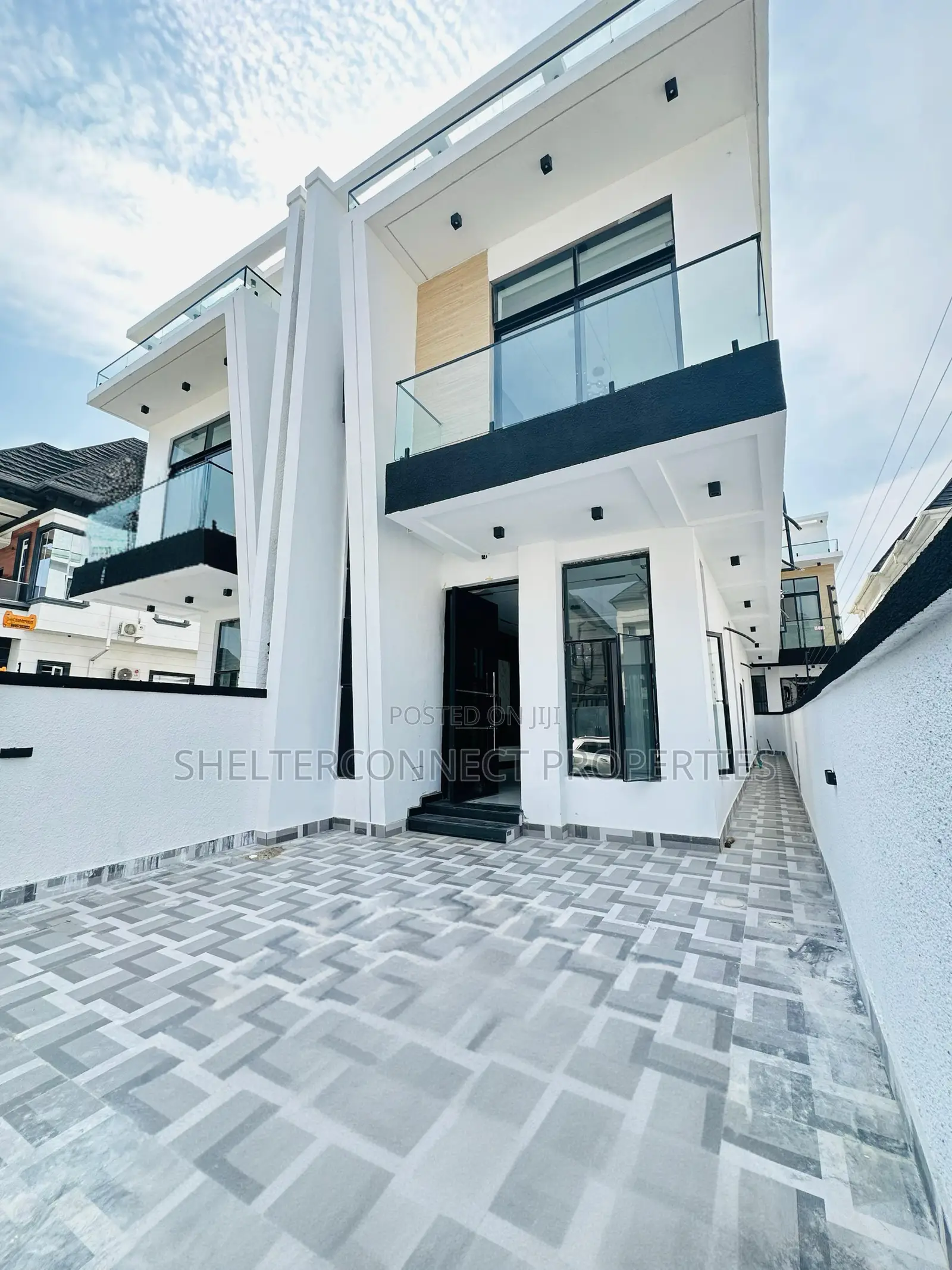 4bdrm Duplex in Lekki for sale