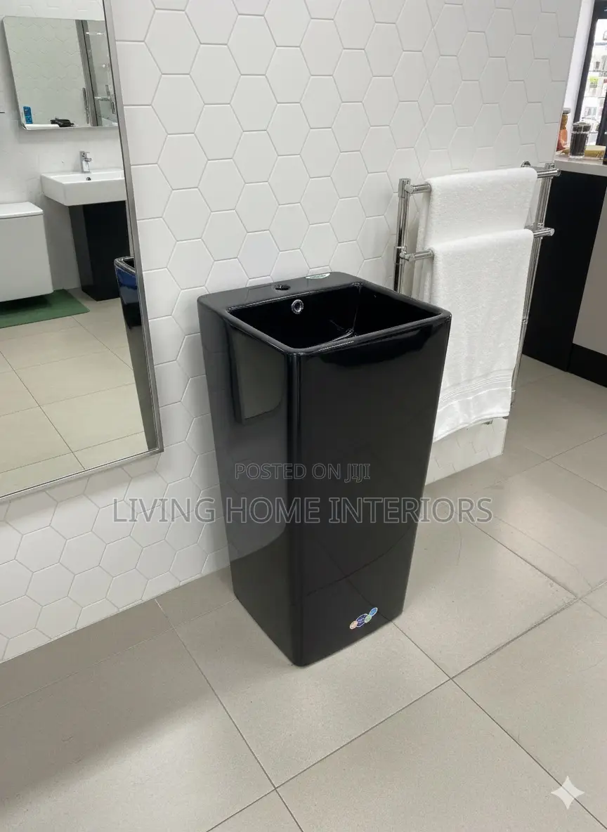 Free Standing Black Bains High Quality 001