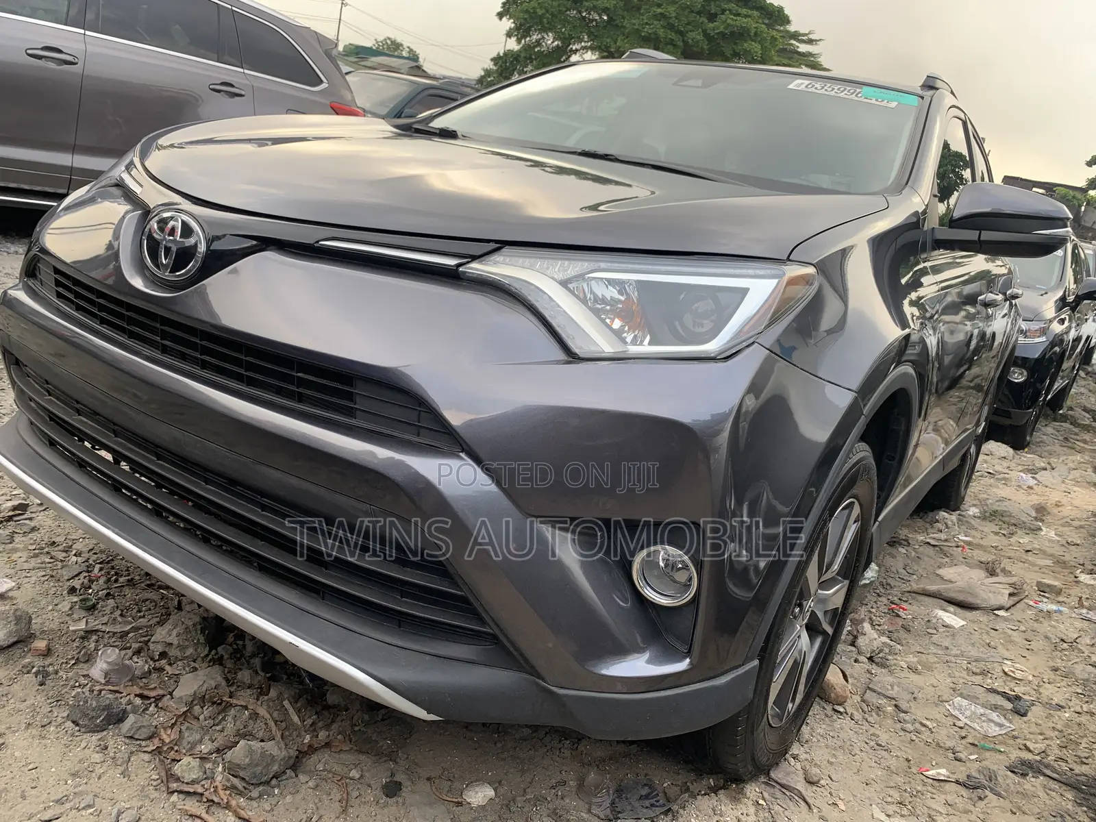 Toyota RAV4 XLE AWD (2.5L 4cyl 6A) 2017 Gray