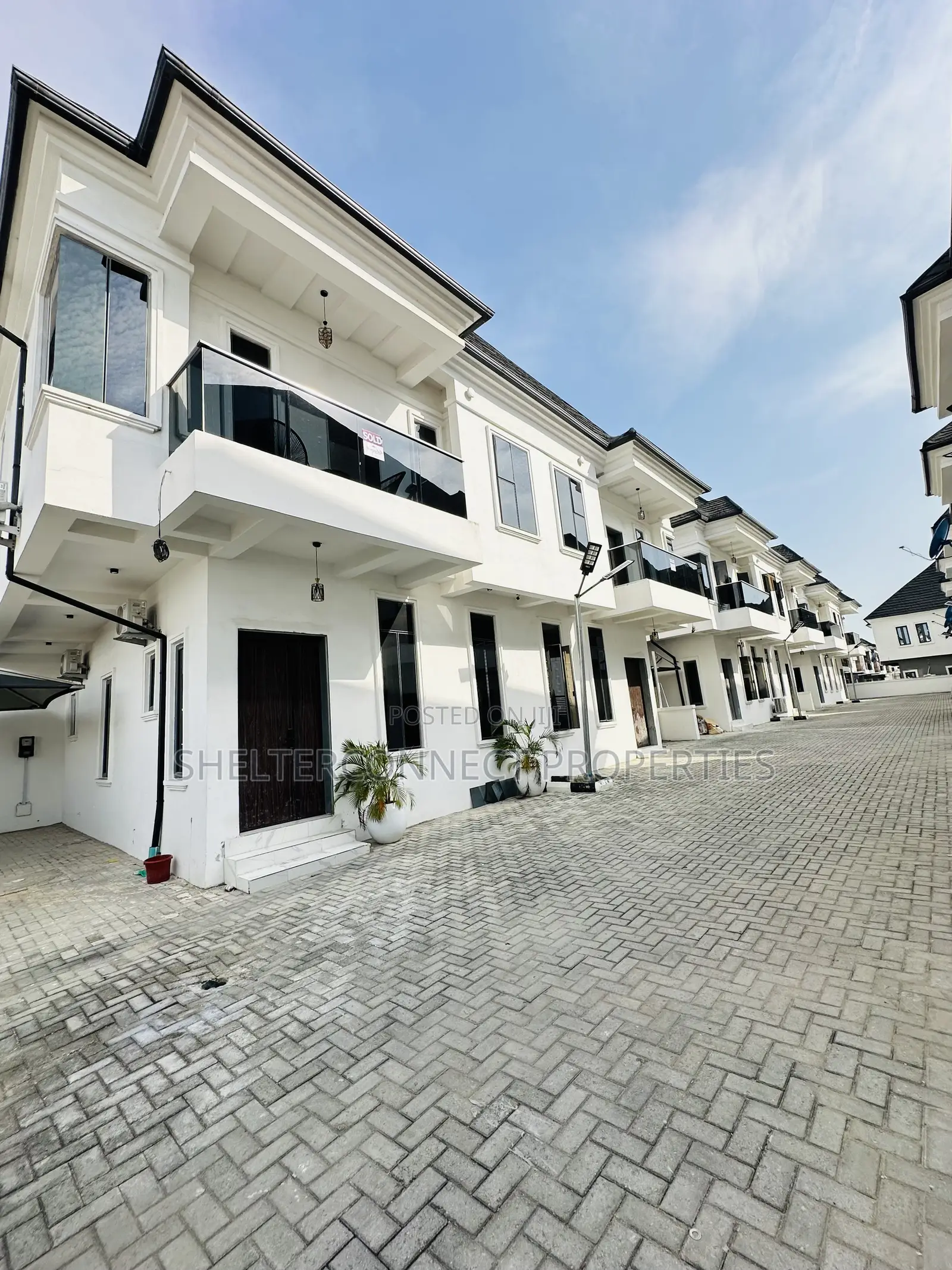 4bdrm Duplex in Lekki for sale