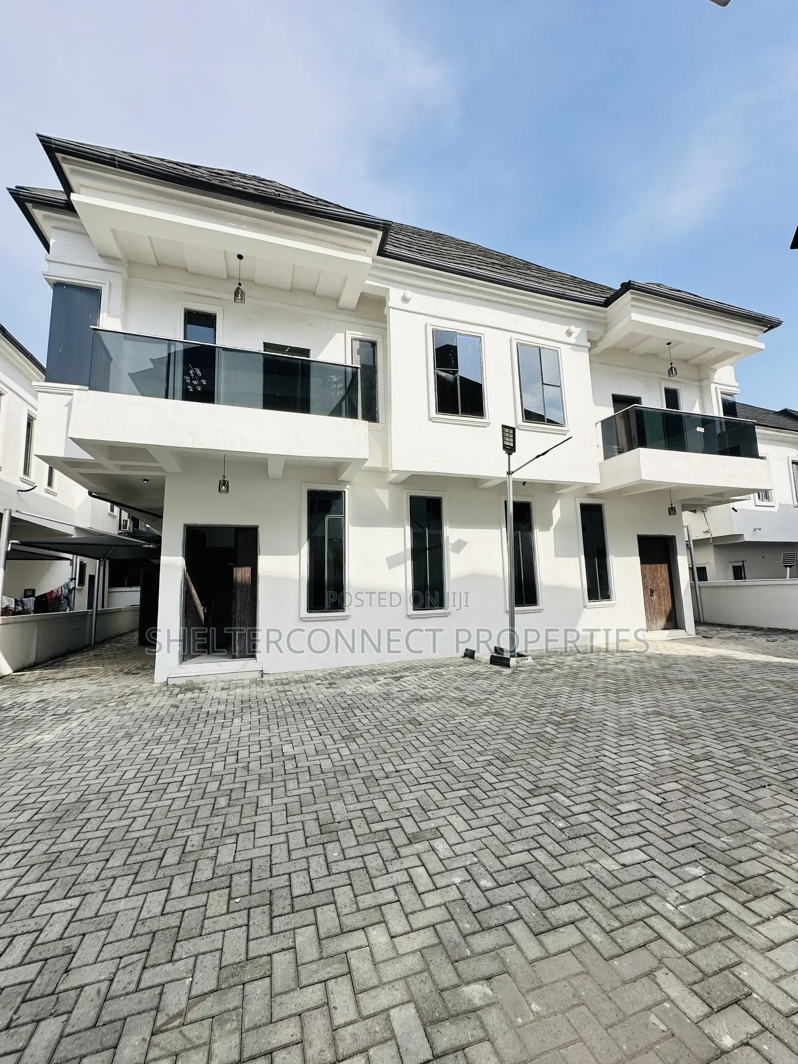 4bdrm Duplex in Lekki for sale