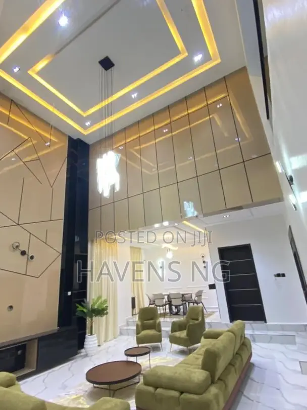 5bdrm Duplex in Woji for sale