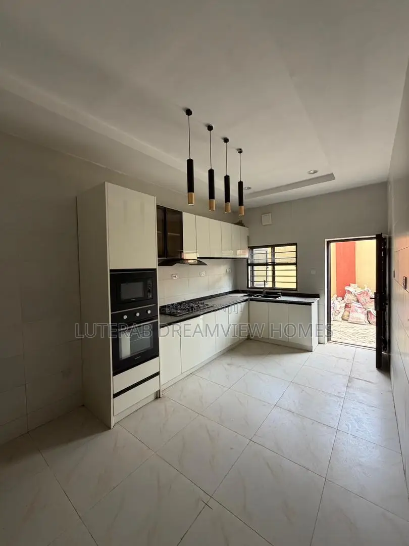 4bdrm Townhouse/Terrace in Durumi for sale