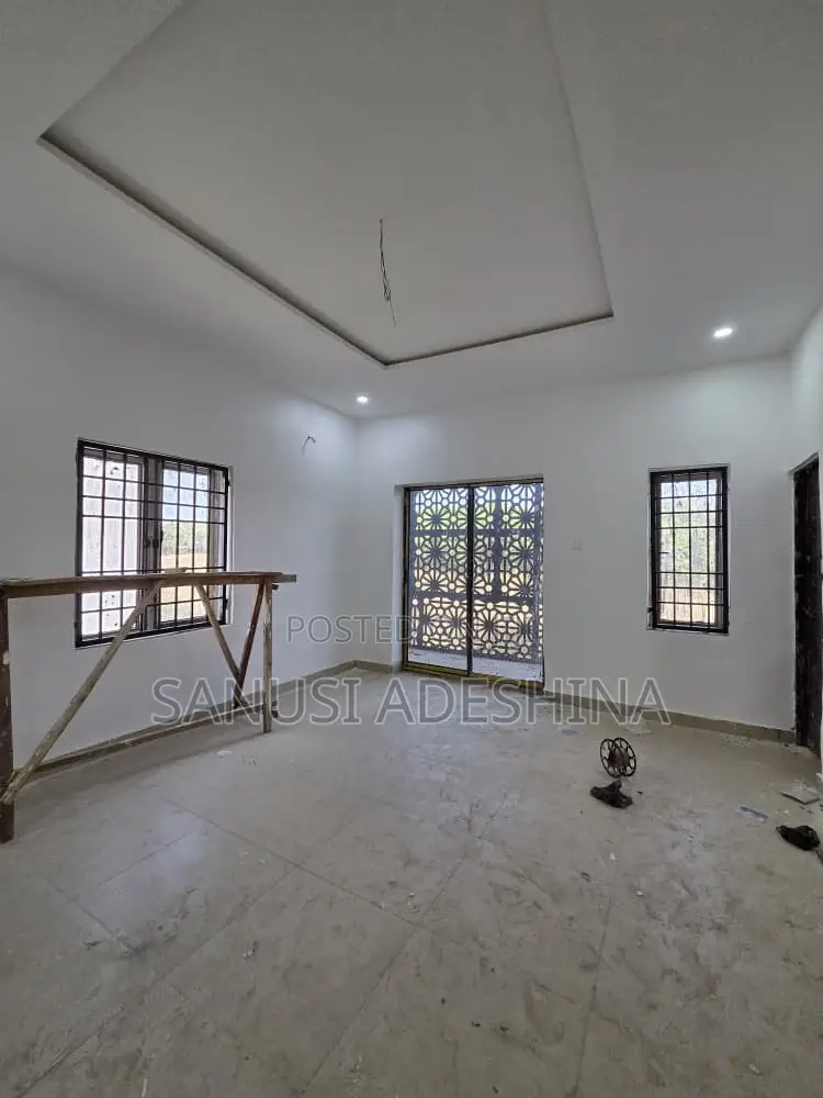 5bdrm Duplex in Kafe Garden ,Fct, Gwagwa for sale