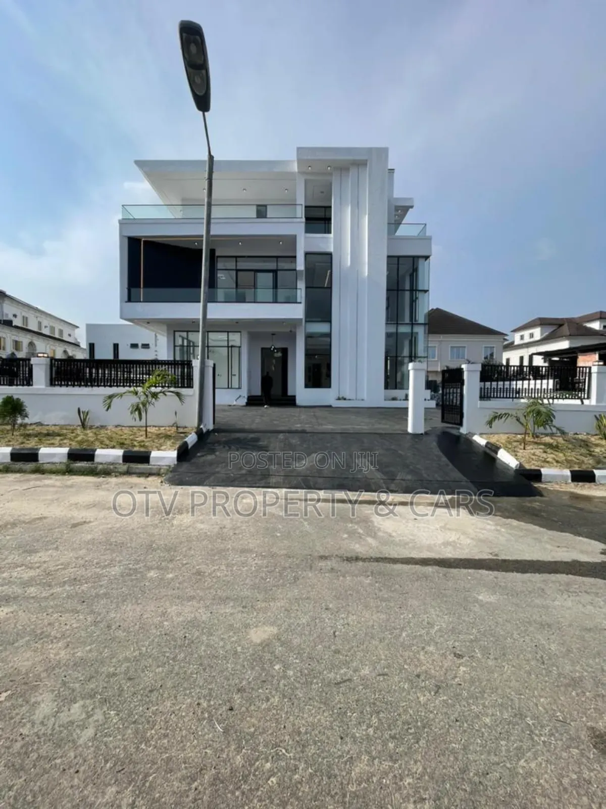 Furnished 5bdrm Duplex in VGC / Ajah for sale