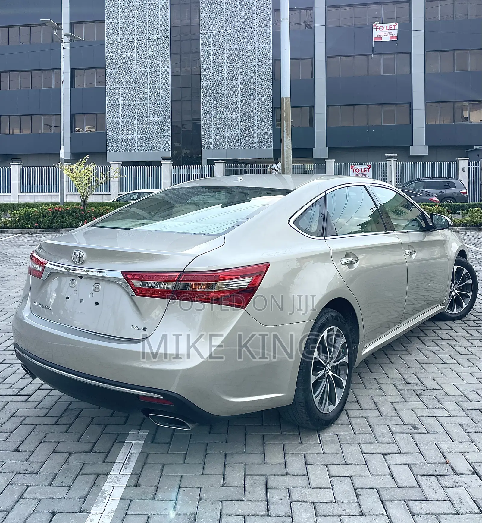 Toyota Avalon 2016 Gold