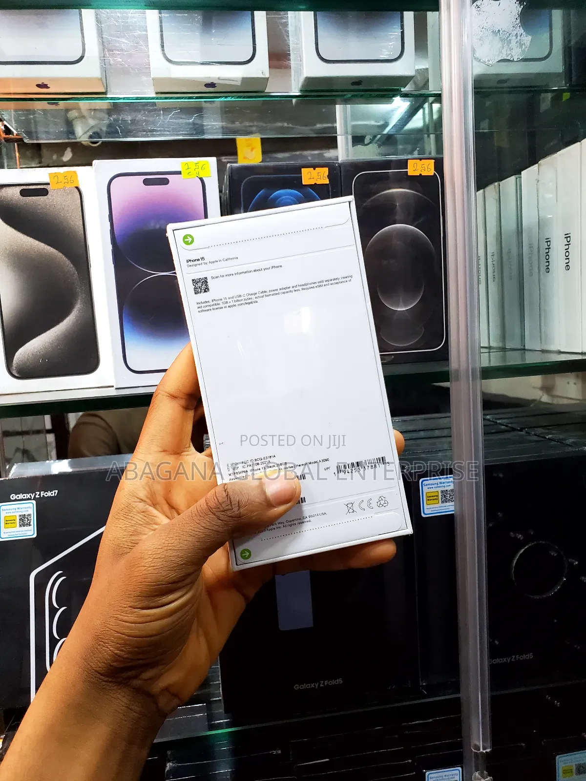 New Apple iPhone 15 256 GB Black