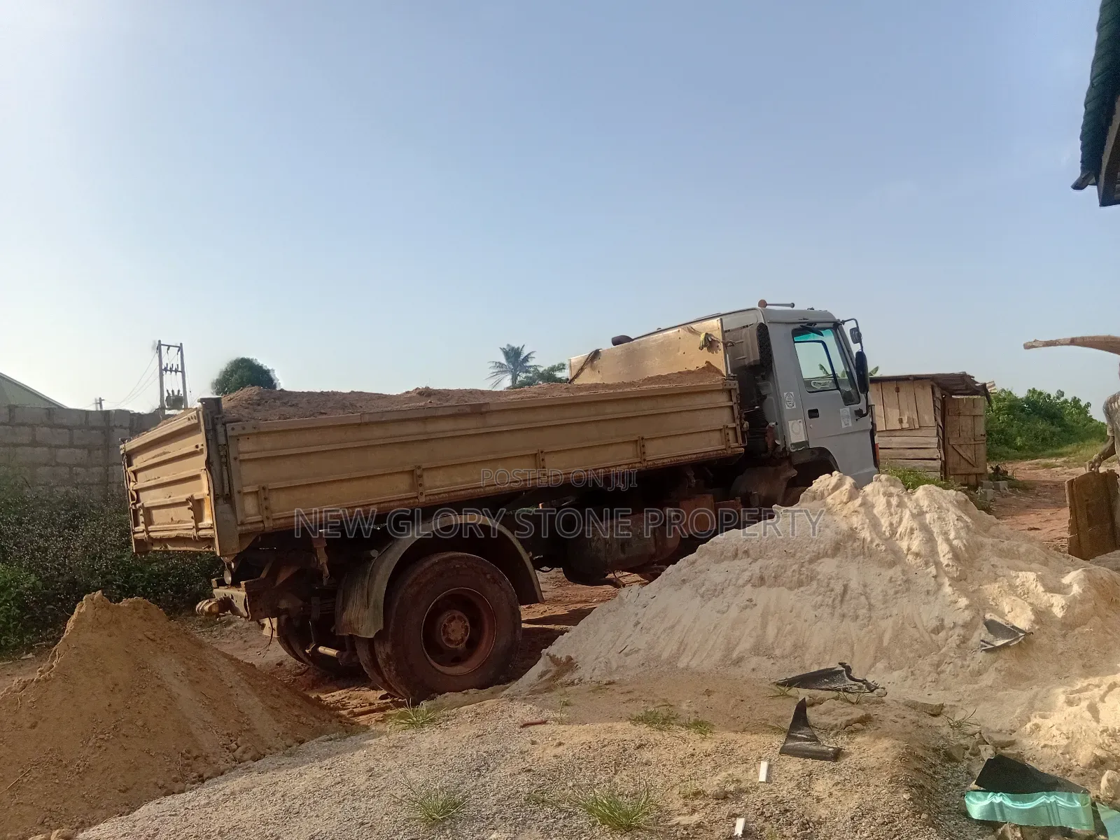 15 Tons of Sharp Sand