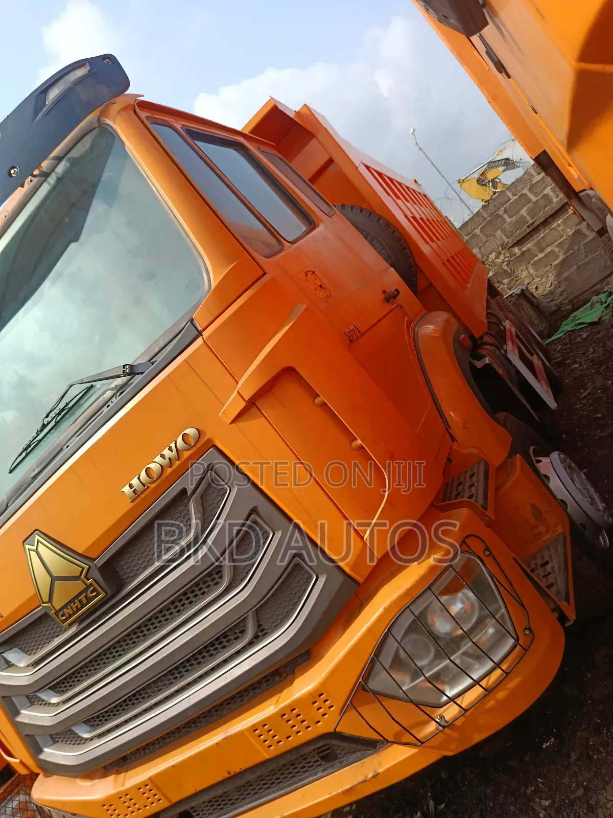 Foreign Used Sinotruck Howo Dump Truck