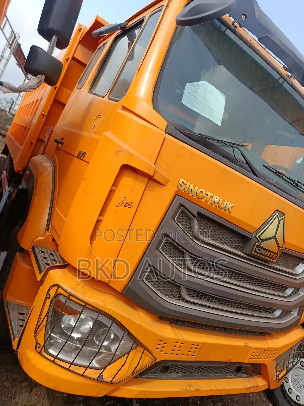 Foreign Used Sinotruck Howo Dump Truck