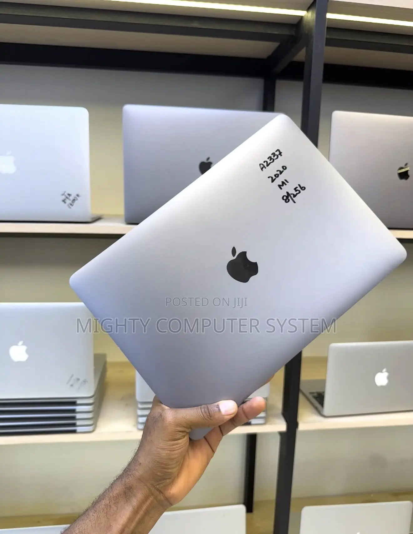 New Laptop Apple MacBook Air 2020 M1 8GB Apple M1 SSD 256GB