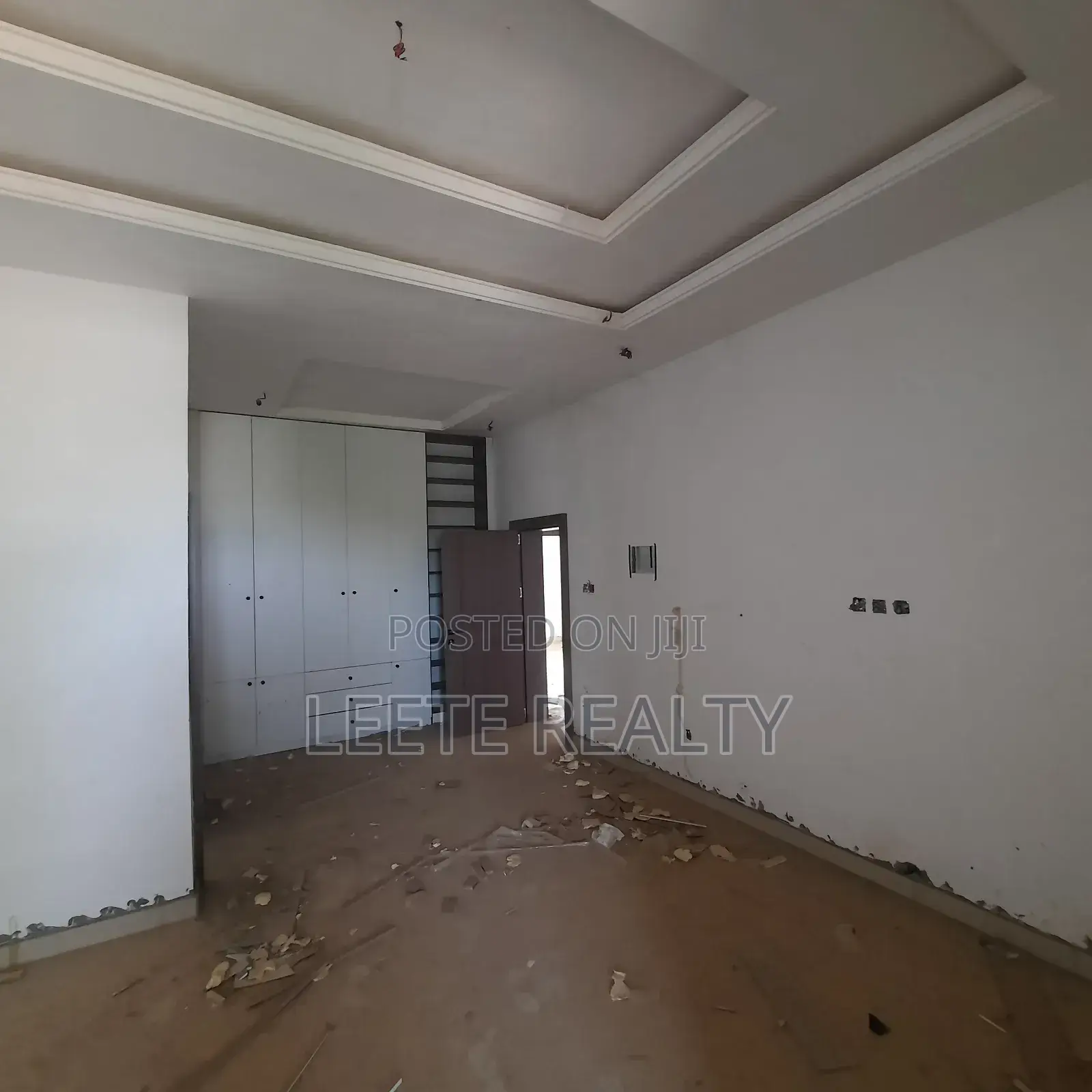4bdrm Townhouse/Terrace in Gaduwa for sale