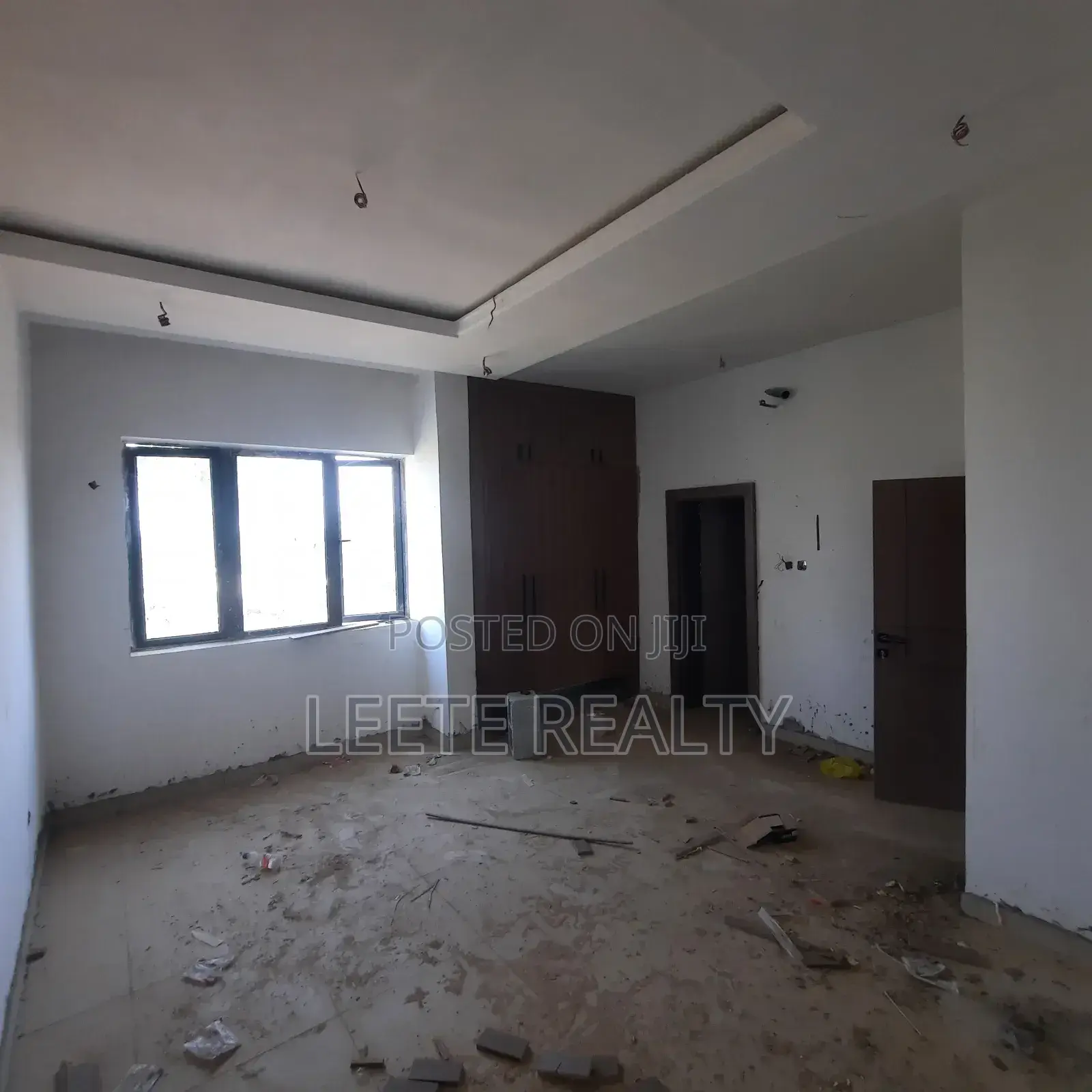 4bdrm Townhouse/Terrace in Gaduwa for sale