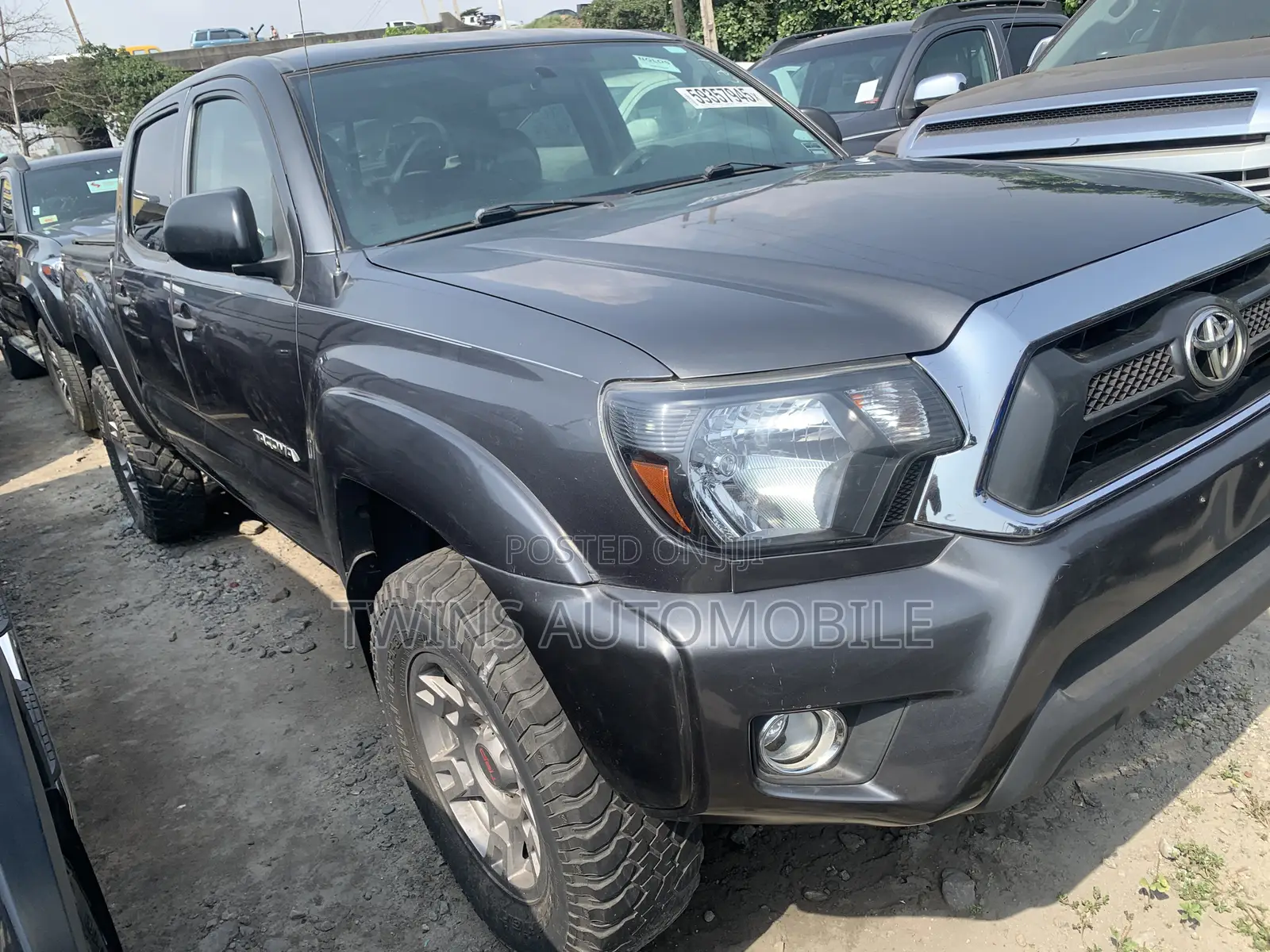 Toyota Tacoma V6 4dr Double Cab 4WD 5.0 ft. SB (4.0L 6cyl 5A) 2015 Gray