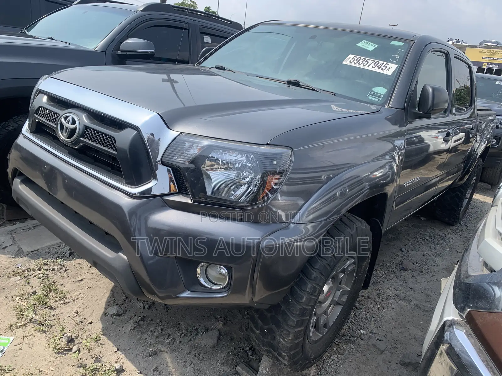 Toyota Tacoma V6 4dr Double Cab 4WD 5.0 ft. SB (4.0L 6cyl 5A) 2015 Gray