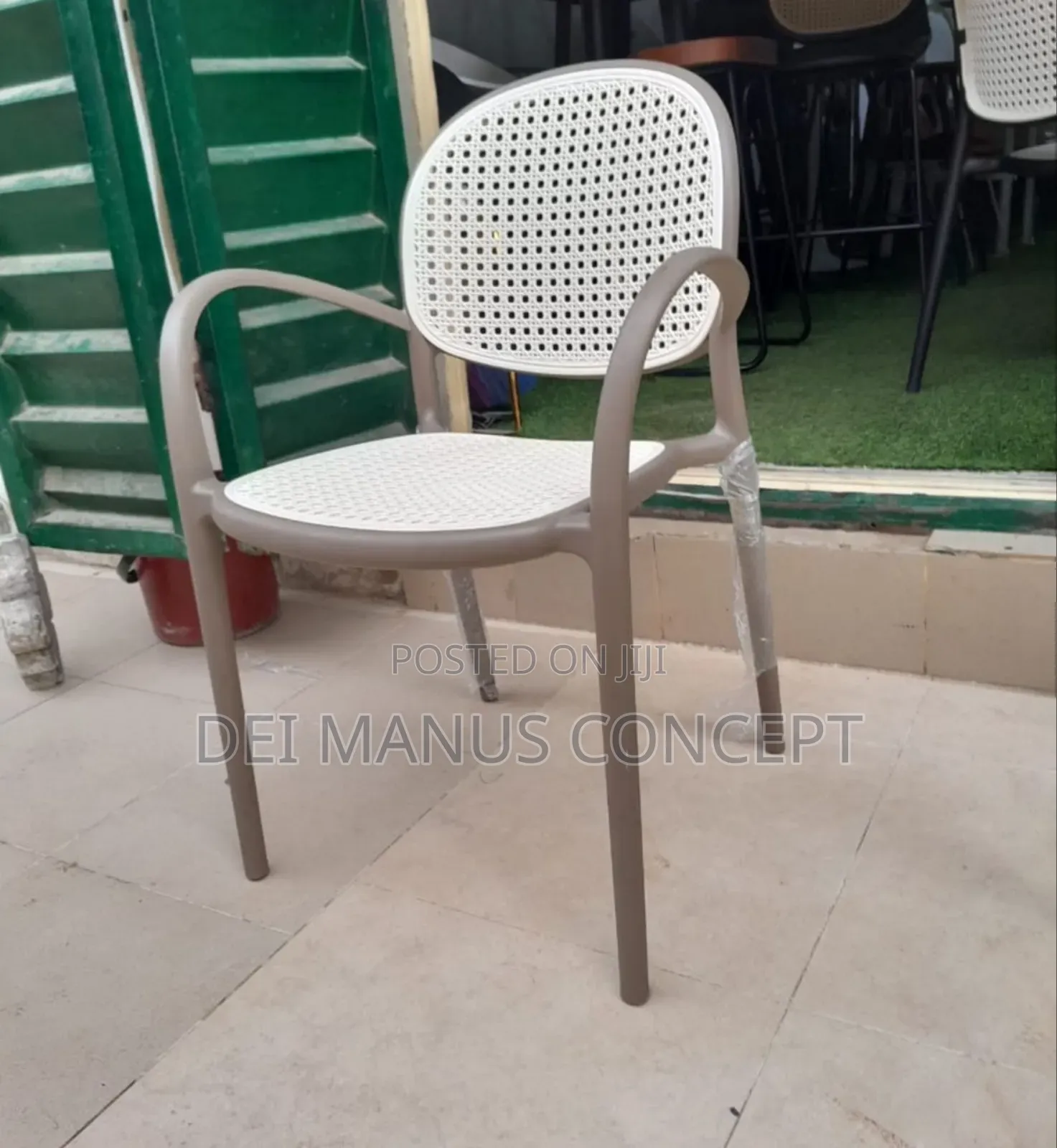 Plastic Arm Chair for Restaurant