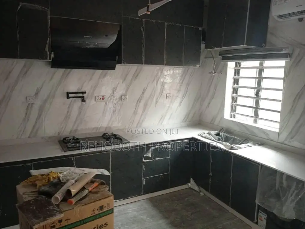 Furnished 3bdrm Duplex in Jericho for sale