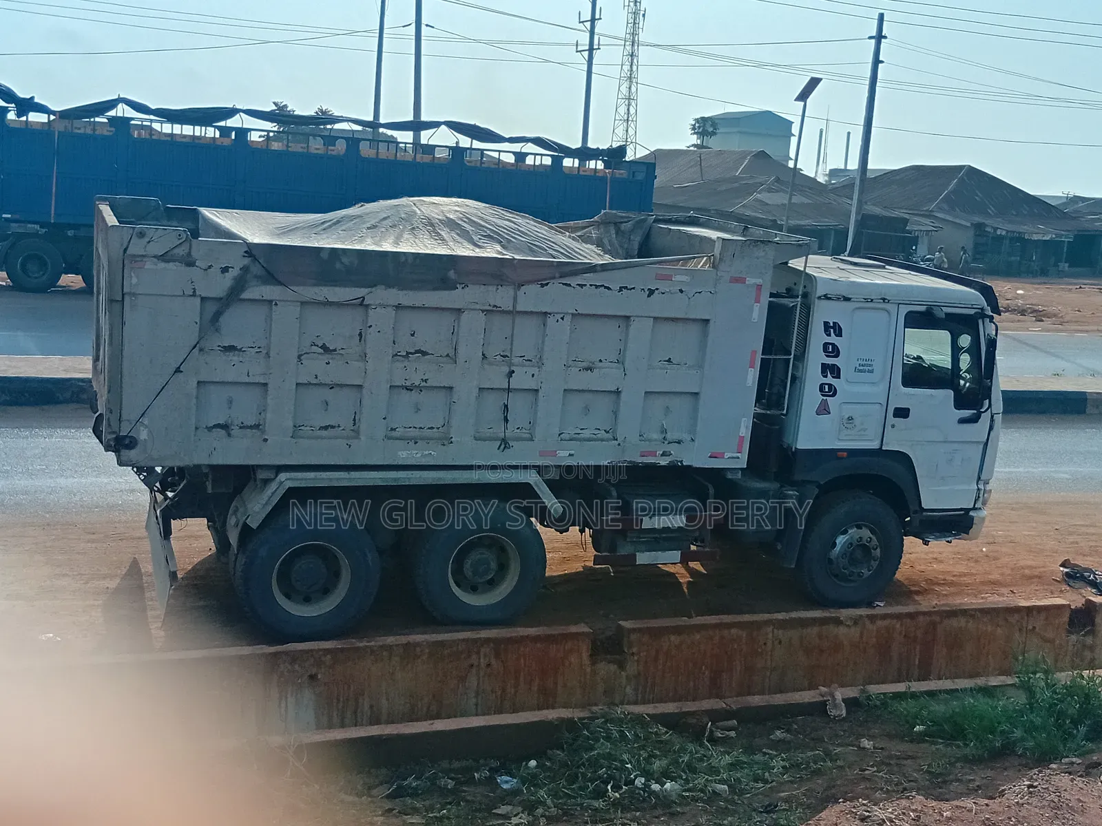 Granite 30tons and Sharp Sand