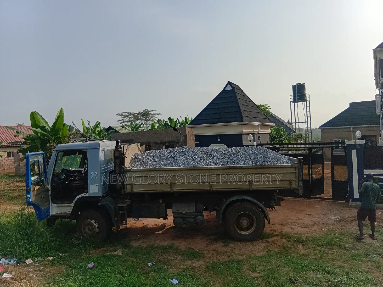 Granite 20tons and Sharp Sand
